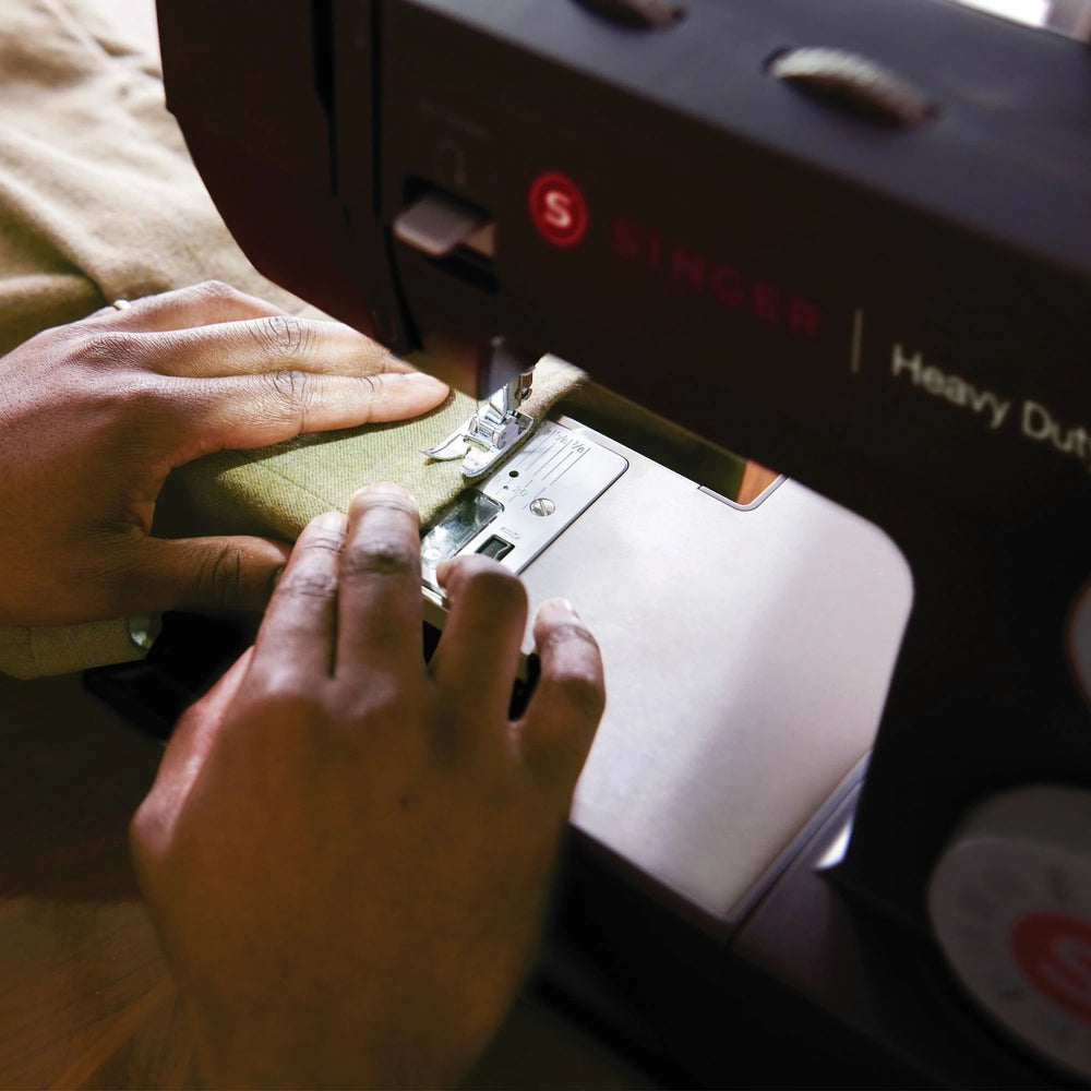 Heavy Duty Black Sewing Machine K90451