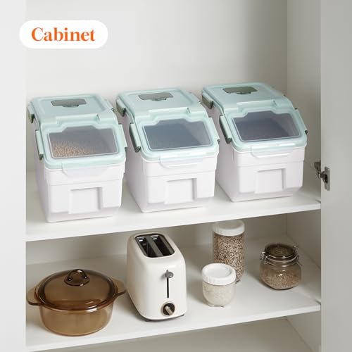 Dog Food Storage Container with Lid and Wheels Z432449