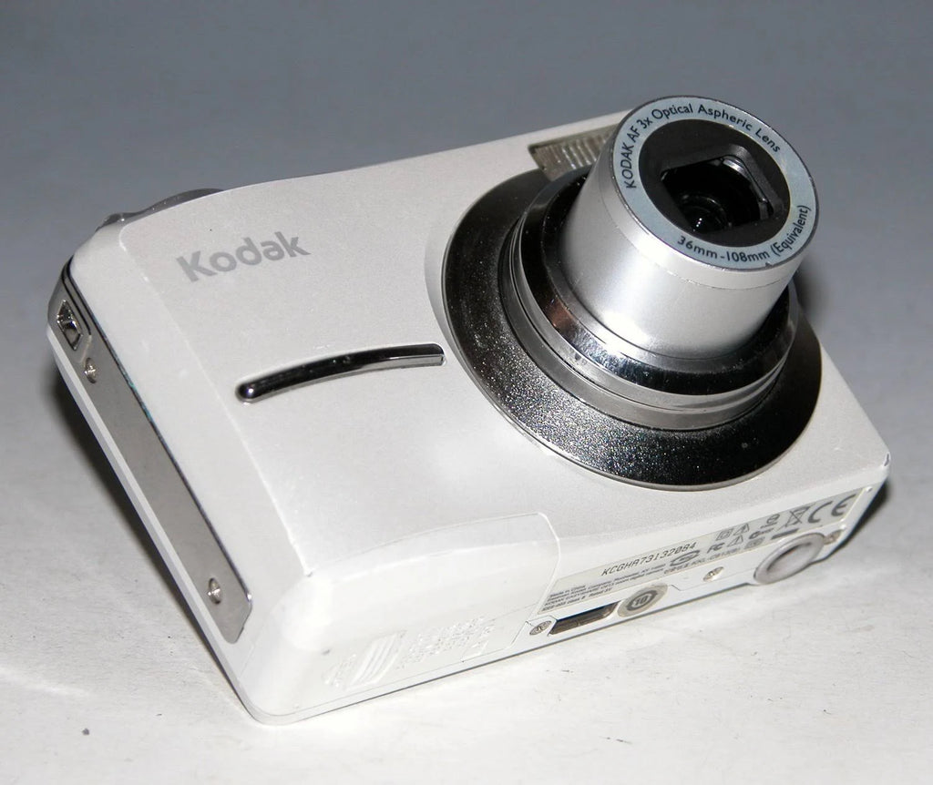 9.2 MP Compact Digital Camera B98521