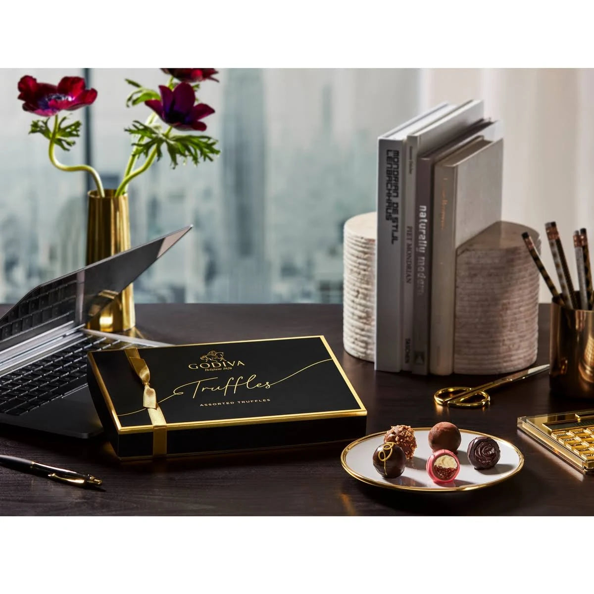 36 Pieces Assorted Chocolate Truffles Gift Box G7532