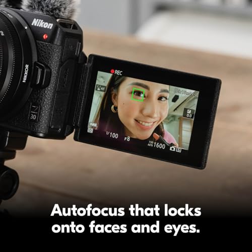 Compact Mirrorless Camera with 16-50mm Lens R885