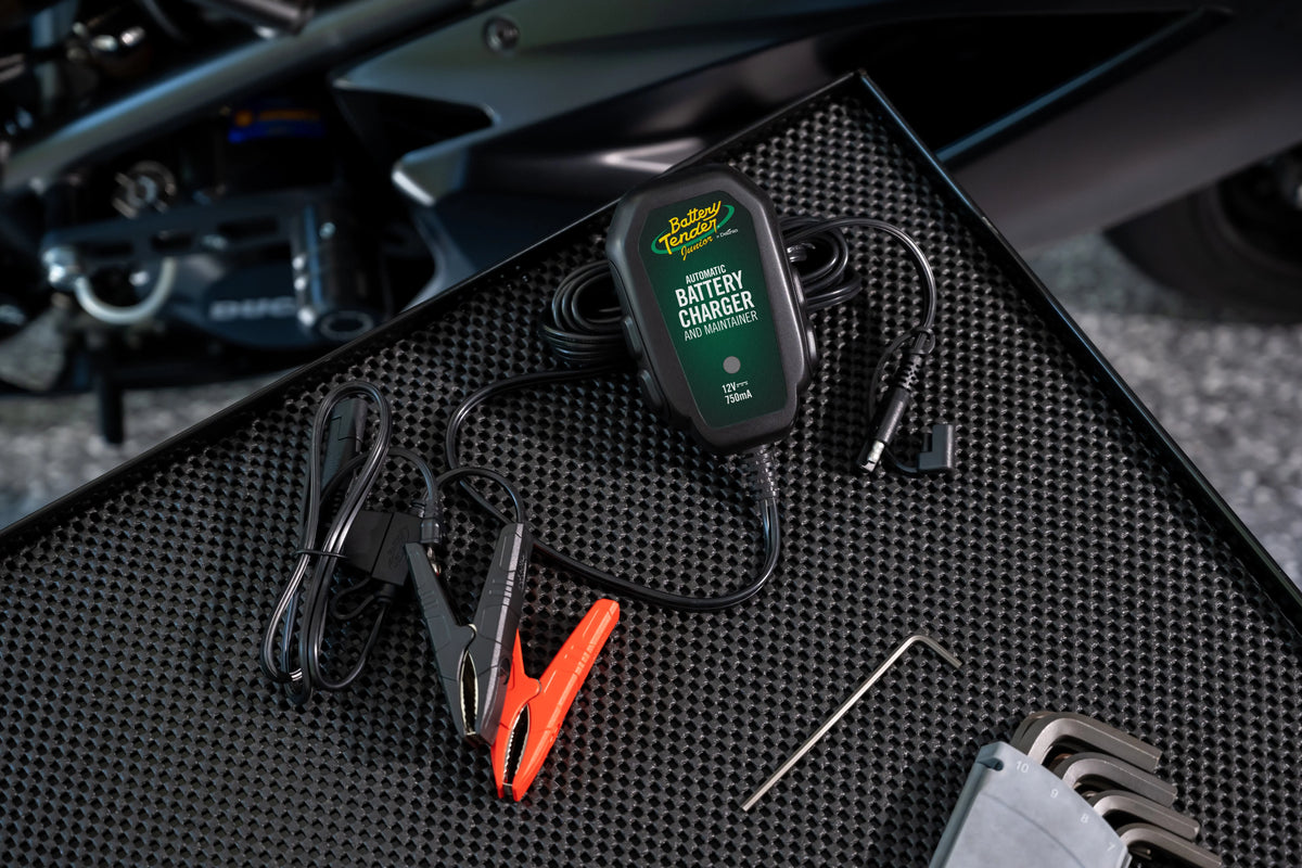 12V 750mA Automatic Battery Charger and Maintainer X4119