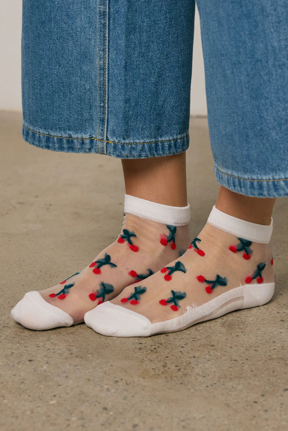 White Sheer Socks K290