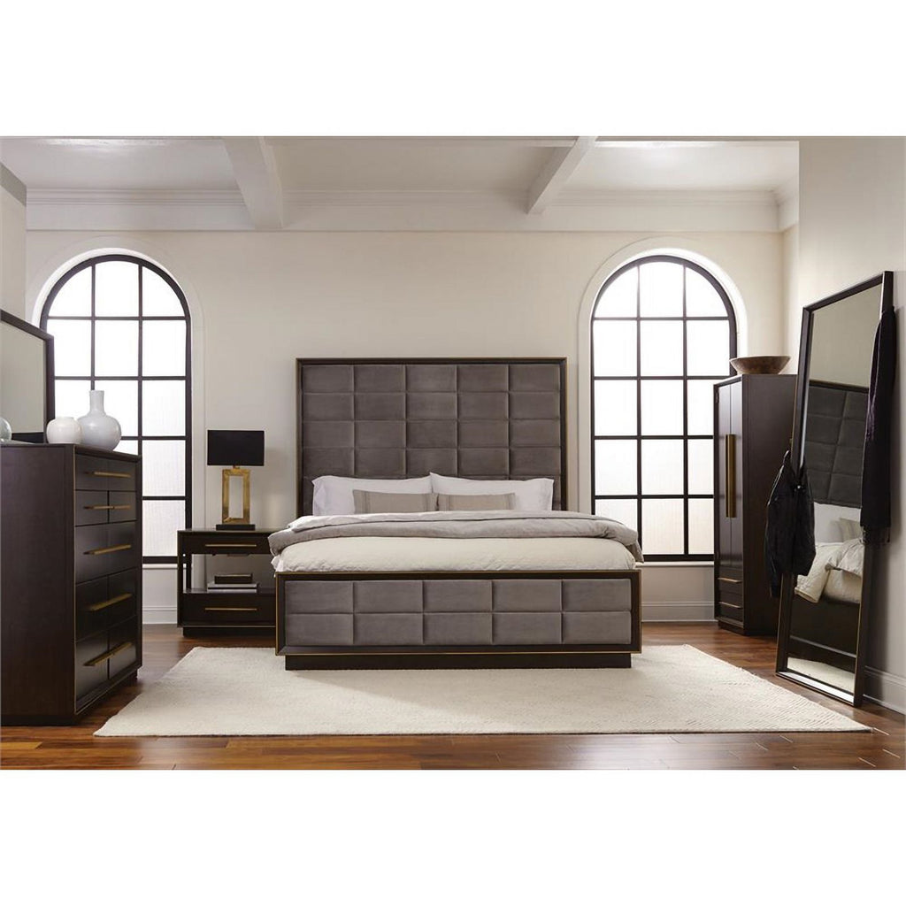 4-piece Wood California King Panel Bedroom Set in Brown and Gray G71813