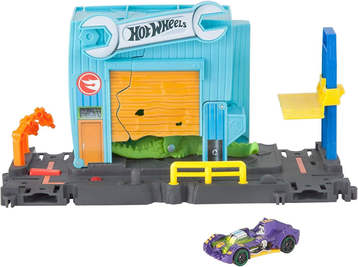Gator Garage Attack Playset Y7750