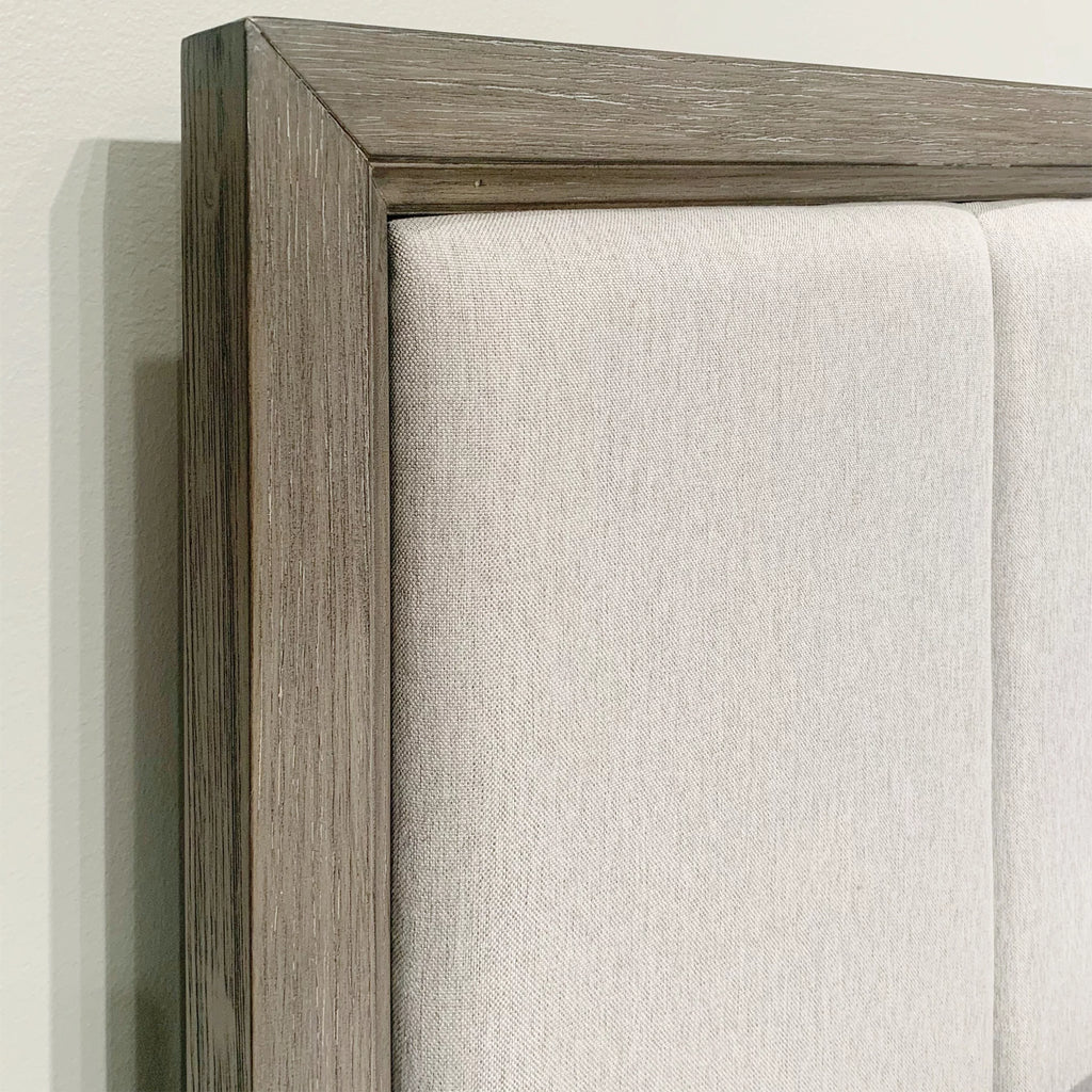 Gray Wood Queen Bedroom Set with Dresser, Mirror, Nightstand, and Chest M89105