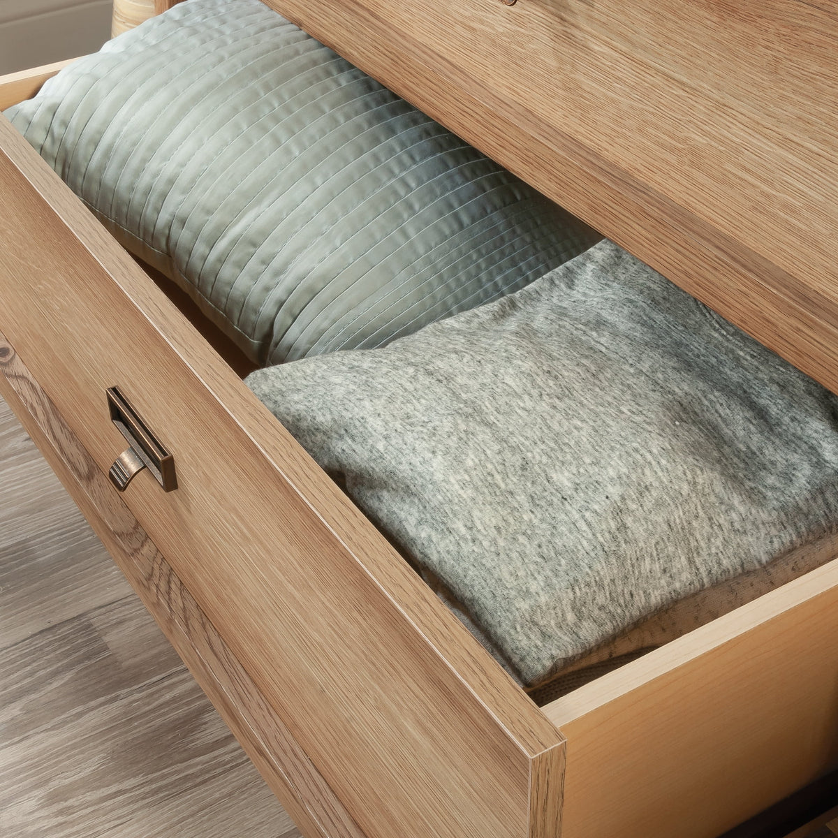 Timber Oak 4-Drawer Dresser X344403
